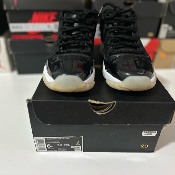 Jordan 11 Retro Low 72-10 (GS) - Picture 2 of 9